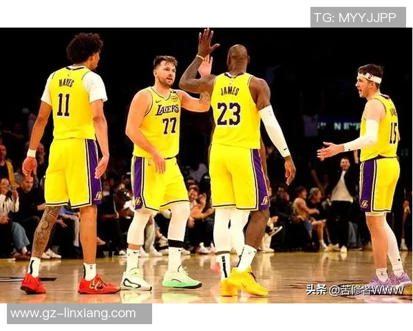 詹姆斯复出贡献17分湖人遭公牛31分惨败东契奇表现出色砍下34分 詹姆斯复出贡献17分湖人遭公牛31分惨败东契奇表现出色砍下34分